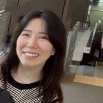 ルナグロウ主宰ヒーラーがほほ笑む